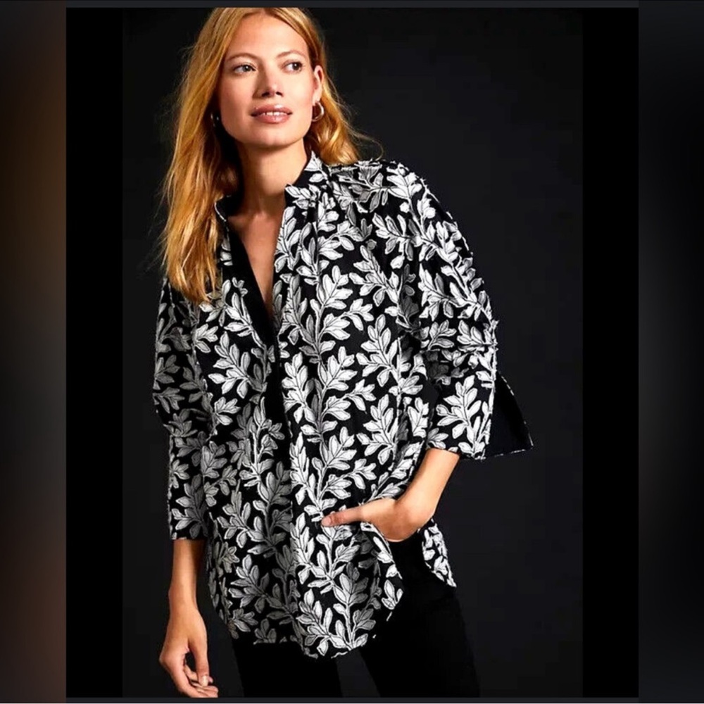 Anthropologie Black and White Leaf Pattern Women's Top